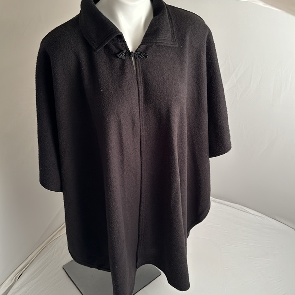 The Specialty House vintage 90s black fleece cape wrap